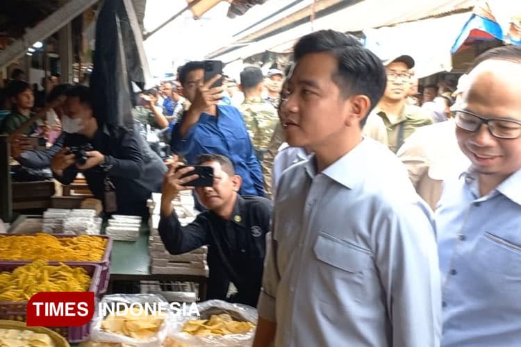 Ribuan Warga Padati Pasar Cikurubuk Tasikmalaya, Sambut Kunjungan Wapres Gibran